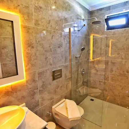 Villa Antalya Uezuemlue Boelgesinde Oezel Havuzlu Kaş